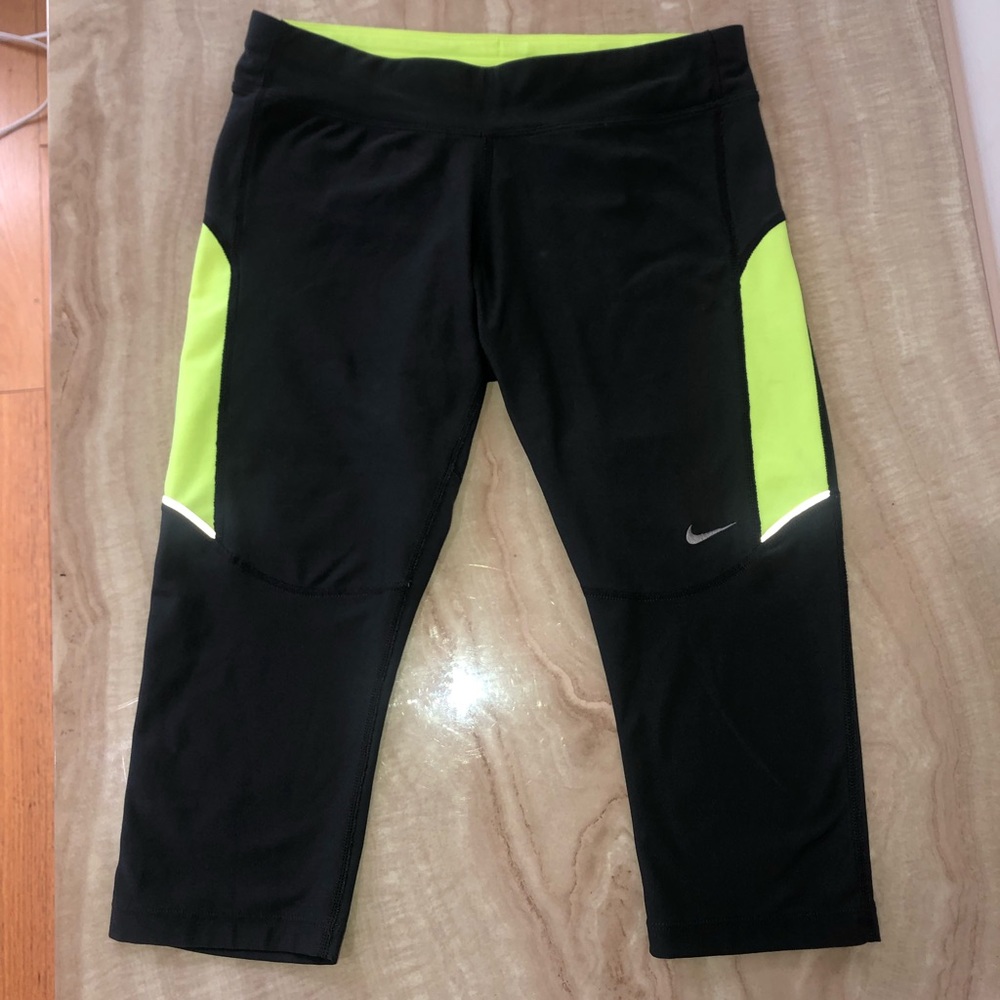 Nike Dri-Fit Gray Cropped Leggings Size Small